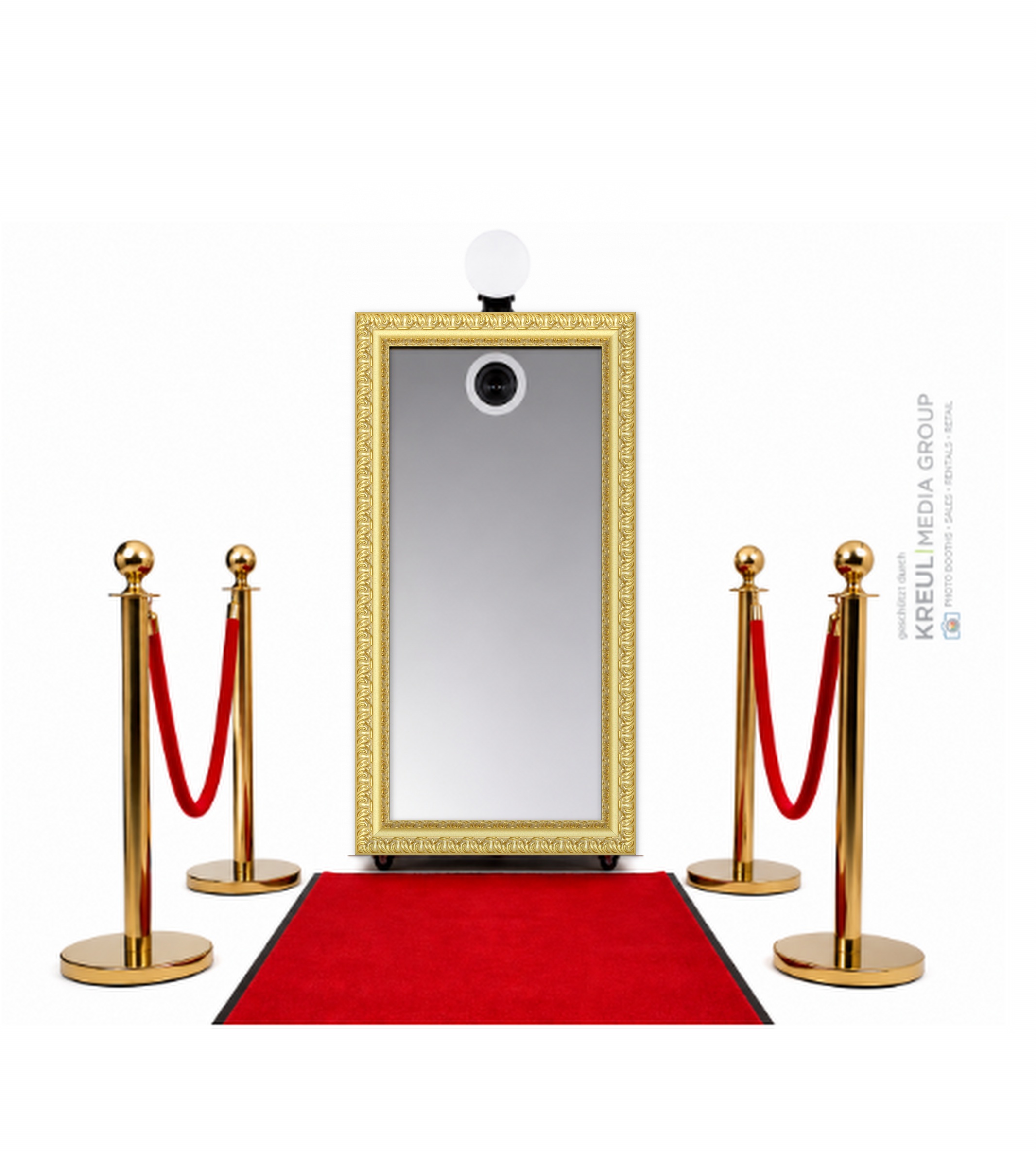 Magic Mirror mit Rahmen Roma, rotem Teppich und goldenen Absperrpfosten